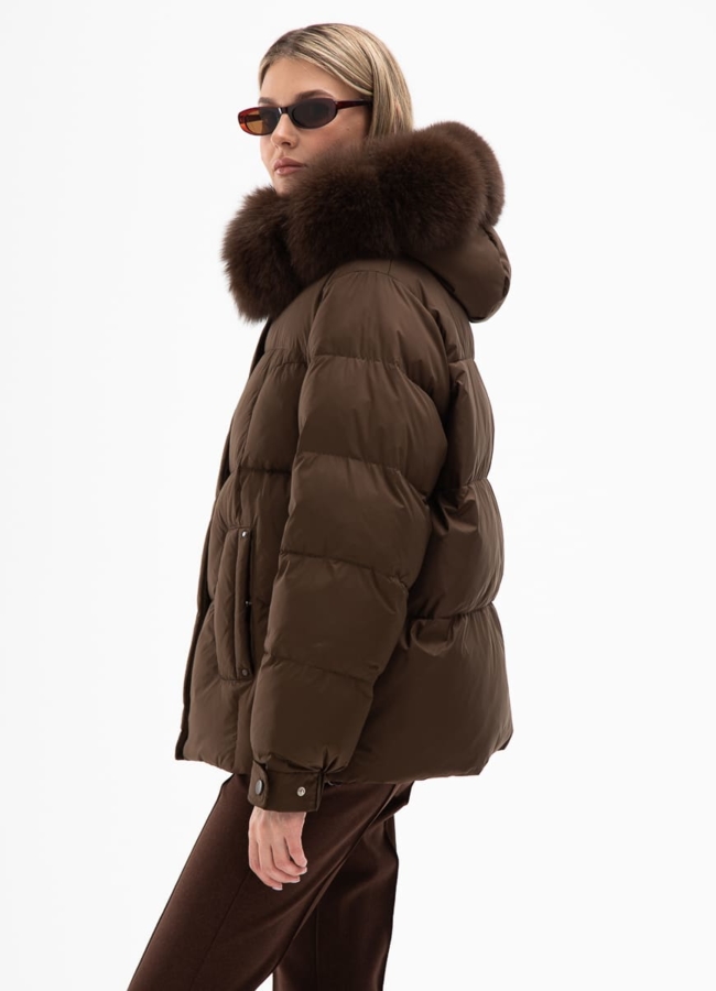 Короткий пуховик с капюшоном из меха песца модель № 31117 в рассрочку