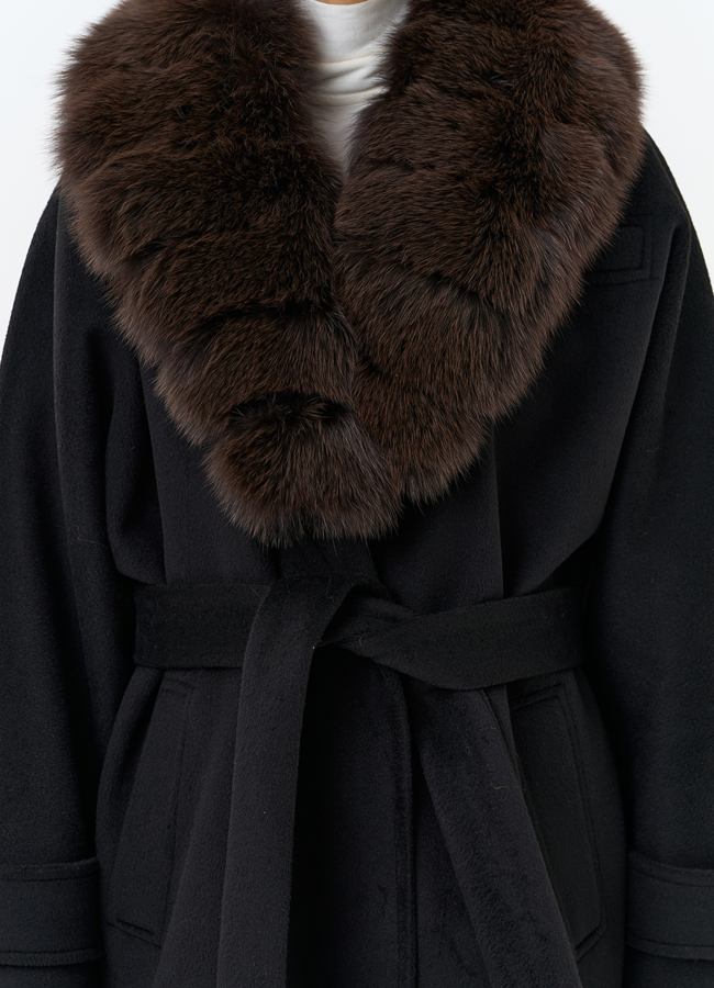 Женское утепленное пальто с отделкой из меха песца модель № 32006 универмаг малина