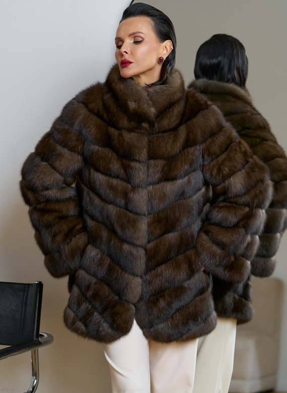 Женская шуба из соболя с воротником стойкой