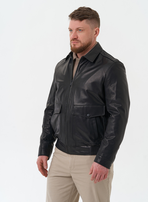 Мужская куртка из натуральной кожи черного цвета 