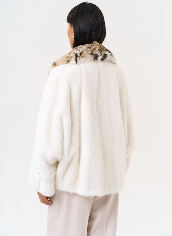 Куртка из меха норки с английским воротником из меха рыси