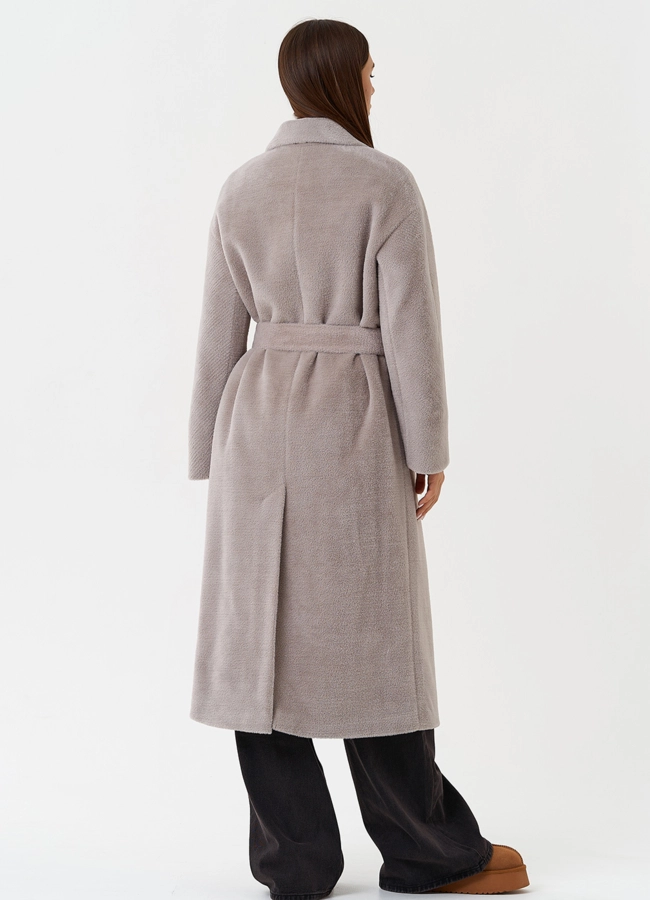 Утепленное двубортное пальто с английским воротником модель № 28103 универмаг малина