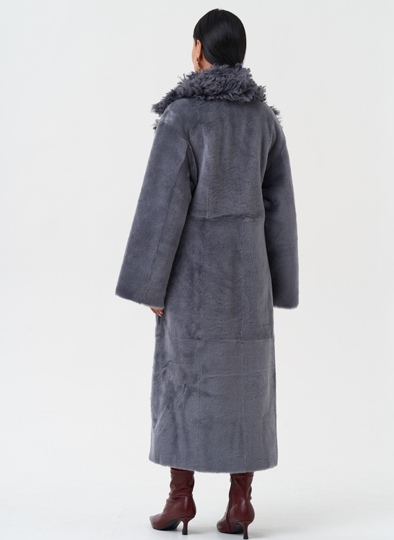 Длинная дубленка из натурального меха