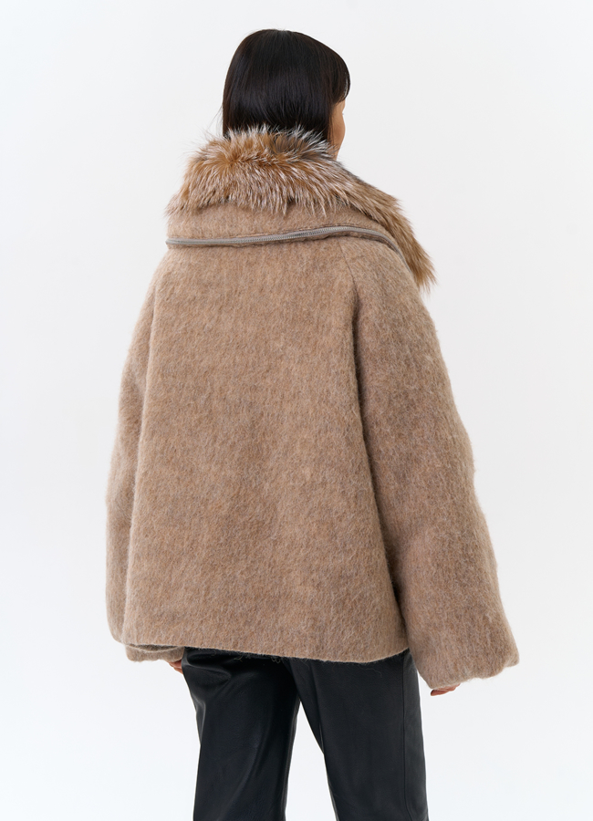 фото Женский пуховик с отделкой из меха блюфрост модель № 31818