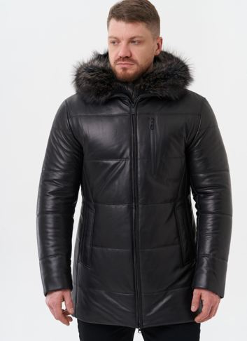 Пуховик из натуральной кожи с отделкой из меха енота